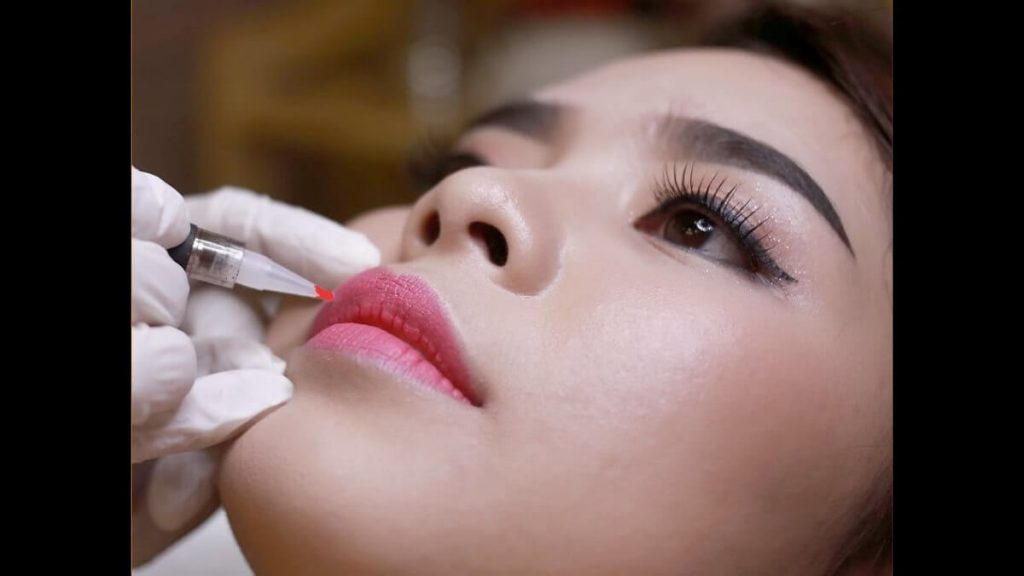 Các lưu ý khi Phun Môi Collagen